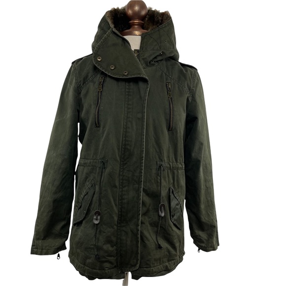 Forever 21 Jackets & Blazers - Forever 21 Faux Fur Army Green Canvas Utility Winter Jacket - Size: Large